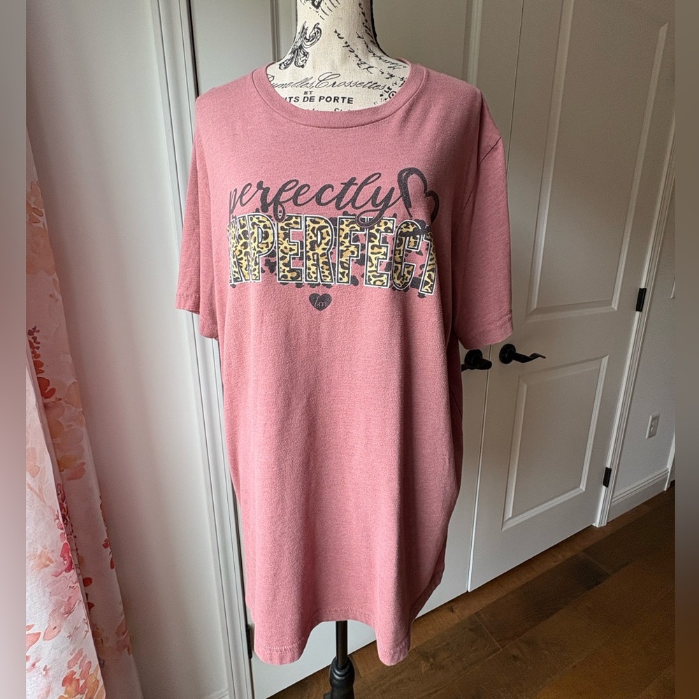 Perfectly Imperfect Graphic Tee in Pink